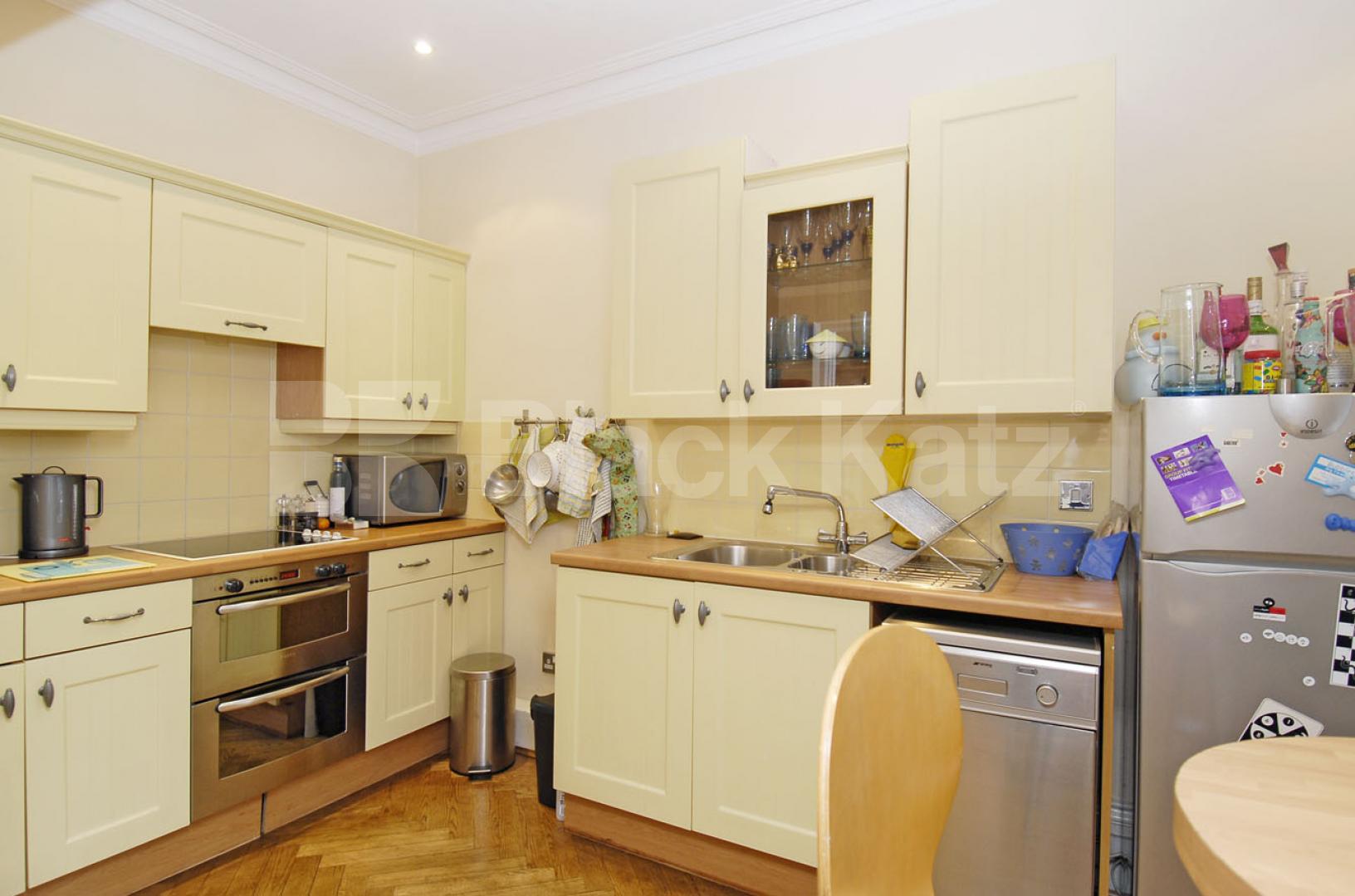 			MUST SEE!!, 2 Bedroom, 1 bath, 1 reception Flat			 Old Marylebone Road, MARLEBONE